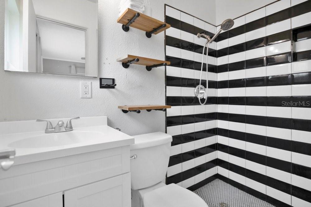 RIVERSIDE ACRES - Residential