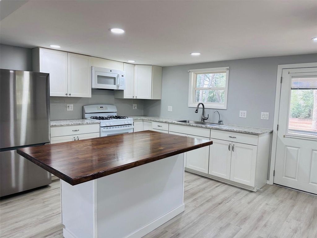 Photo of 13750 NW 88 Terrace, Chiefland, FL 32626 (MLS # GC535874)