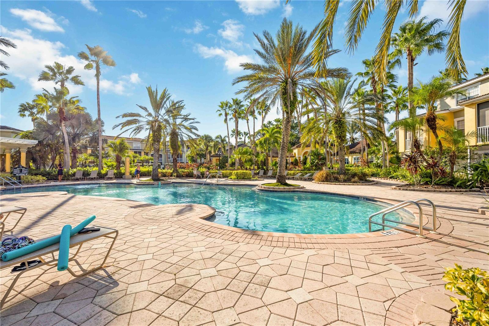 LAS PALMAS OF SARASOTA - Residential