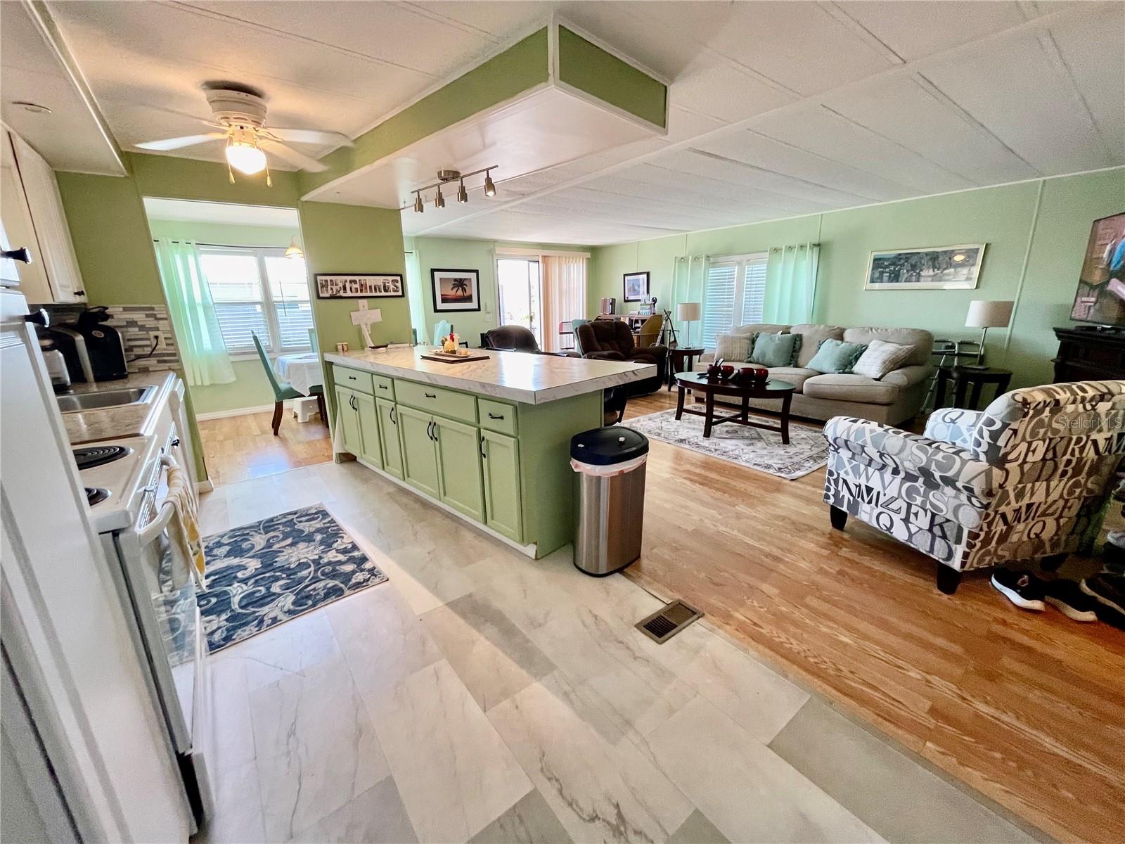 SUNSET PALMS UNREC - Residential