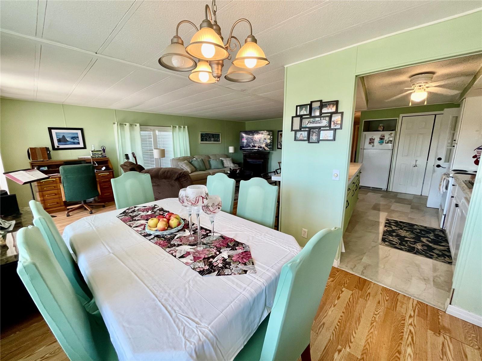 SUNSET PALMS UNREC - Residential