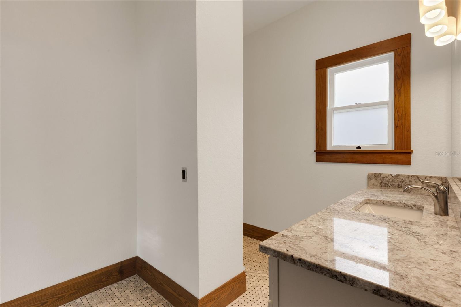 MATHIS H J ADD 01 - Residential