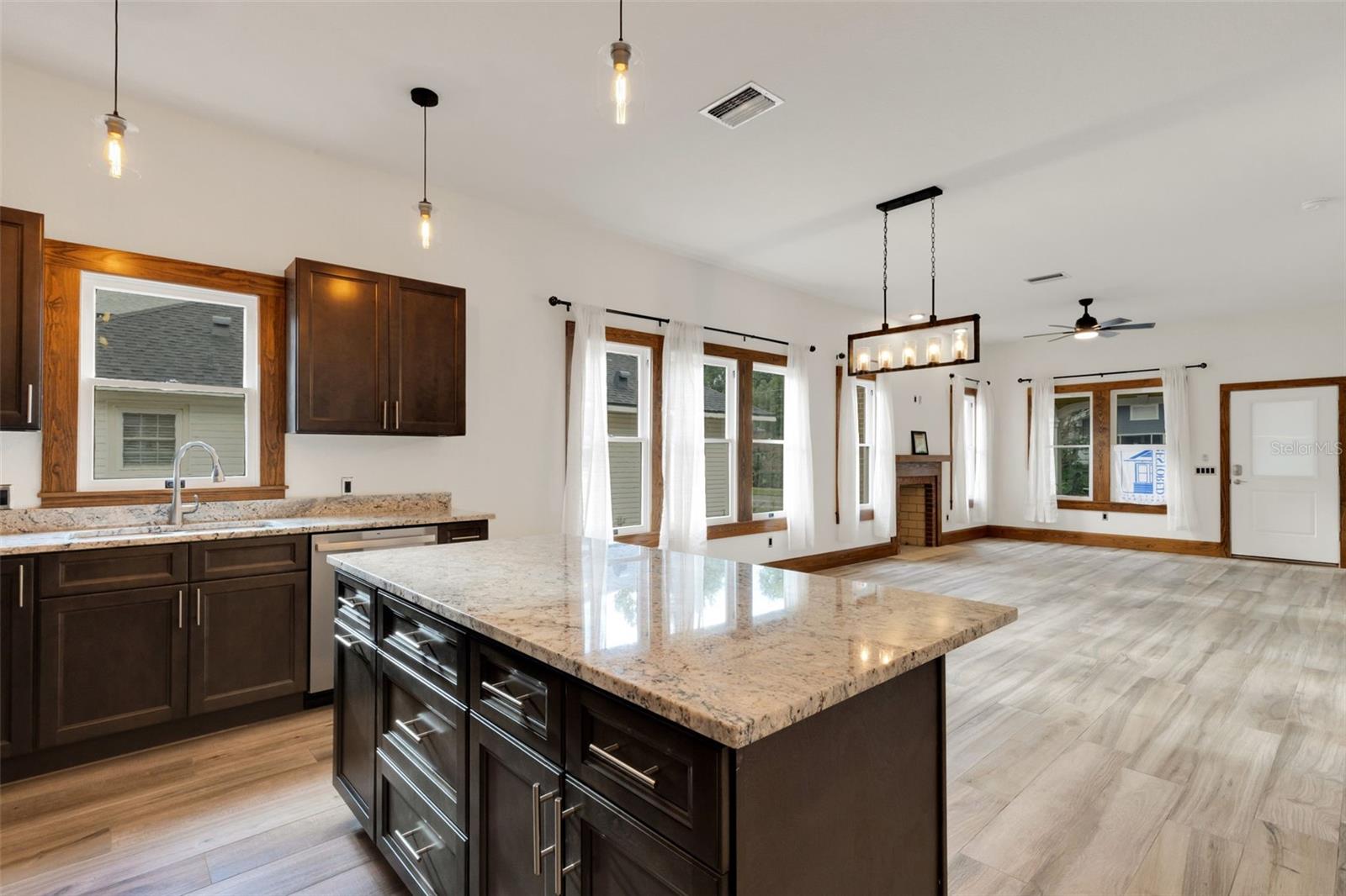 MATHIS H J ADD 01 - Residential