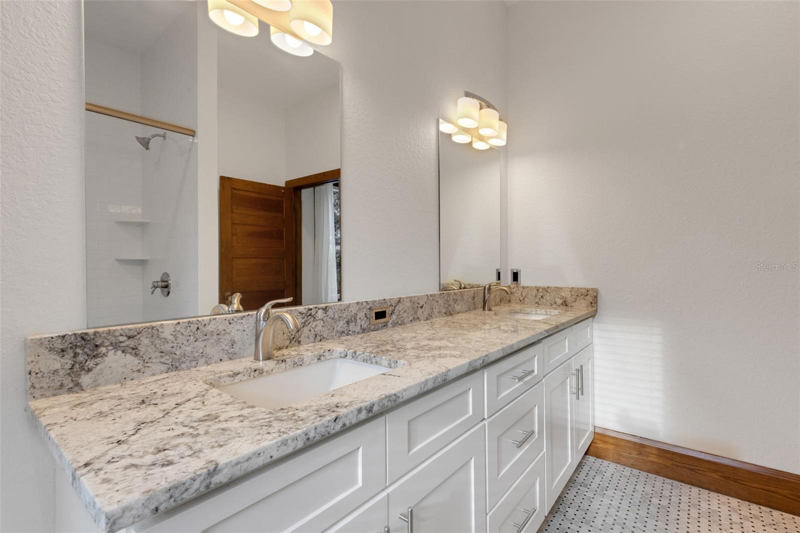 MATHIS H J ADD 01 - Residential