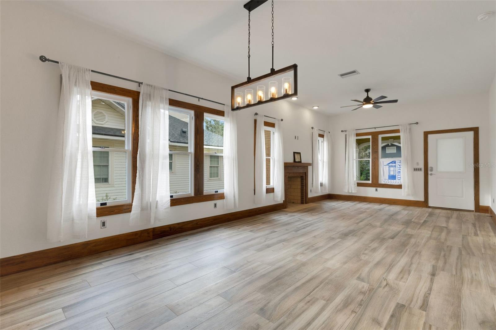 MATHIS H J ADD 01 - Residential