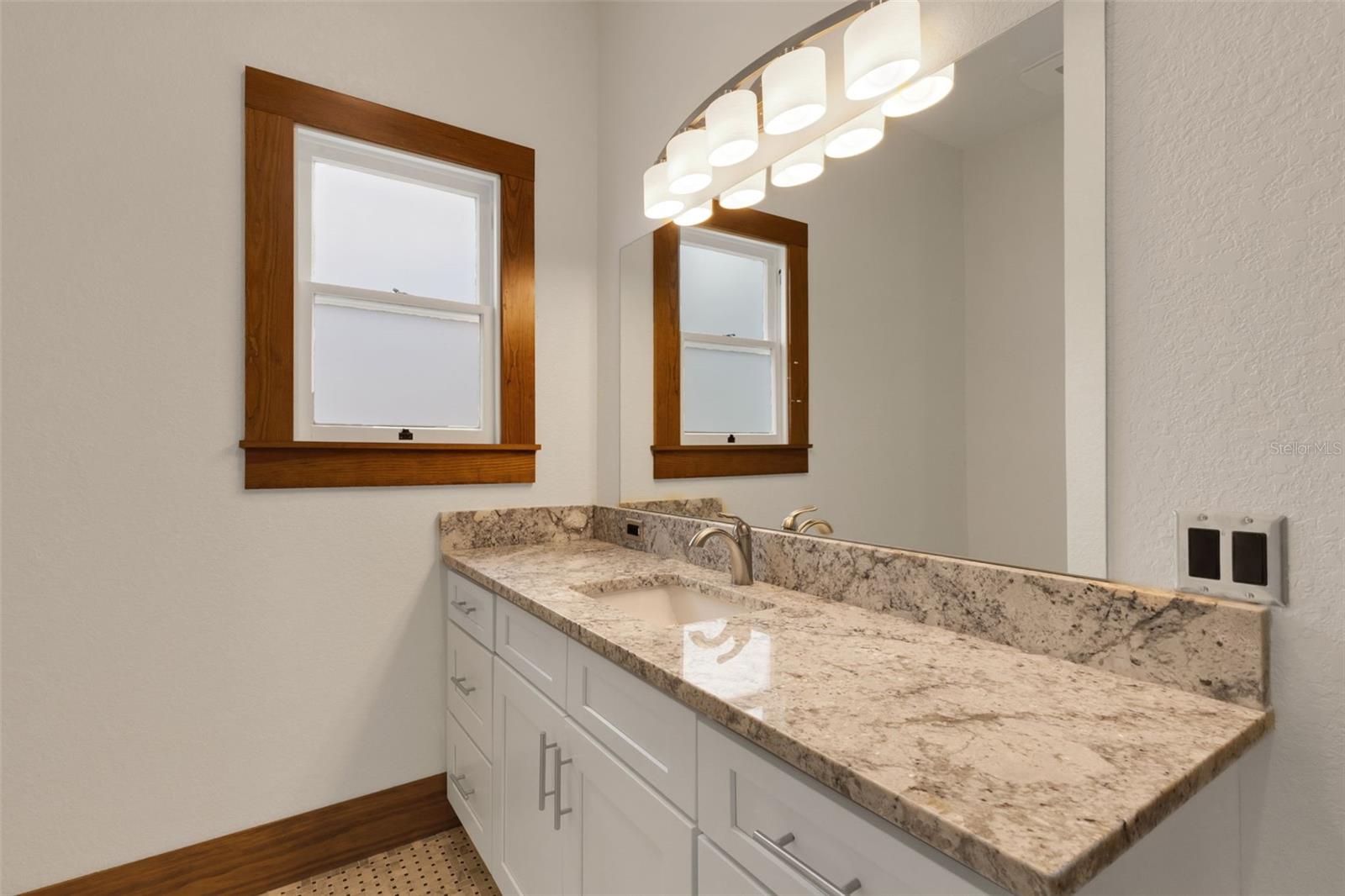 MATHIS H J ADD 01 - Residential