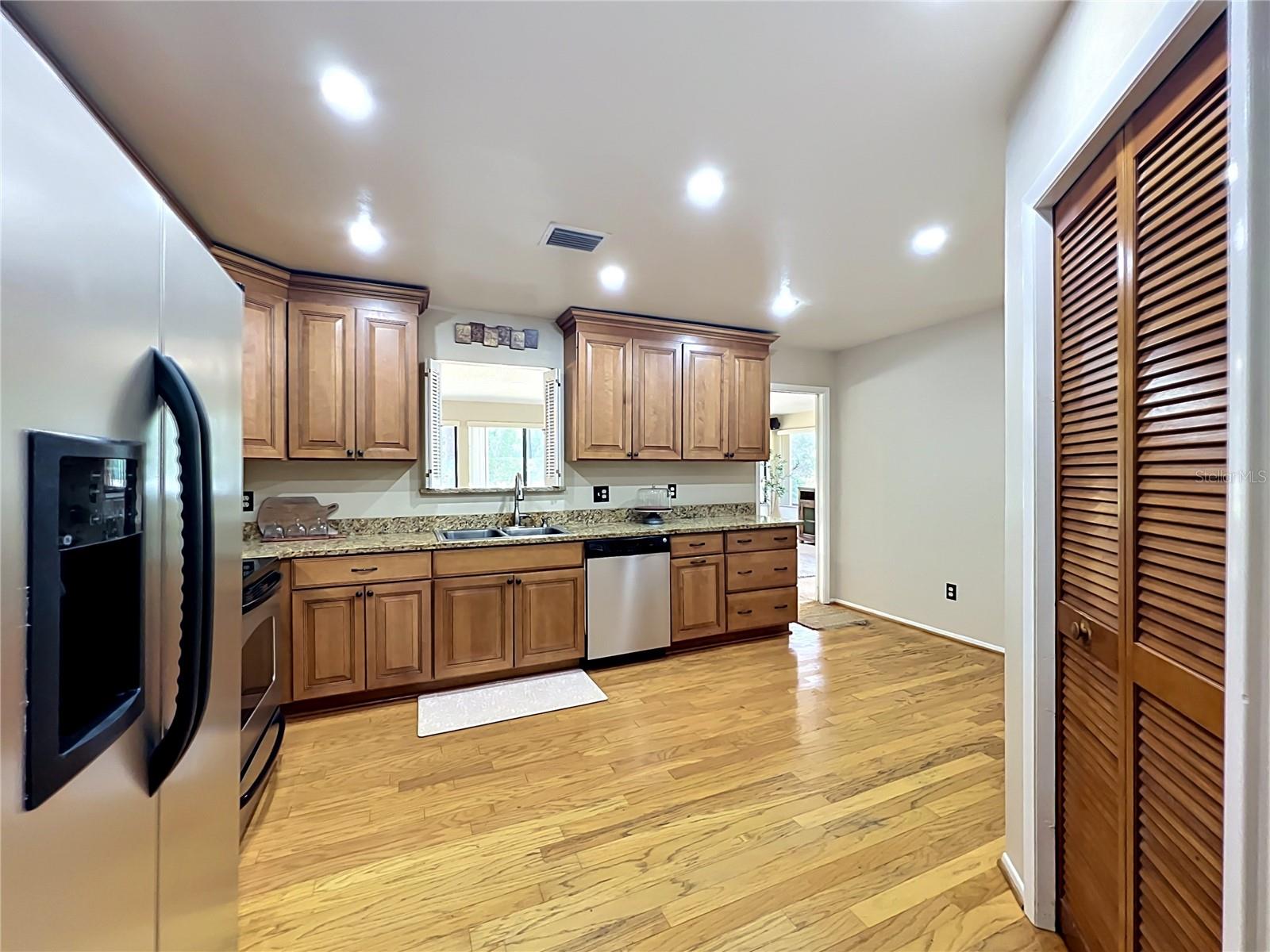 COUNTRY CREEK SOUTHRIDGE AT - Residential