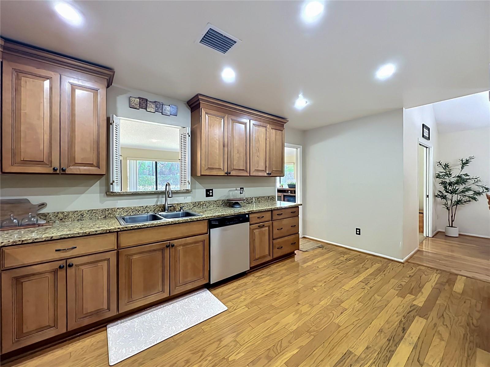 COUNTRY CREEK SOUTHRIDGE AT - Residential