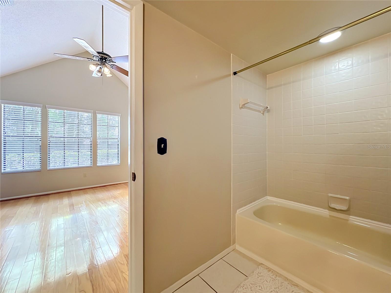 COUNTRY CREEK SOUTHRIDGE AT - Residential
