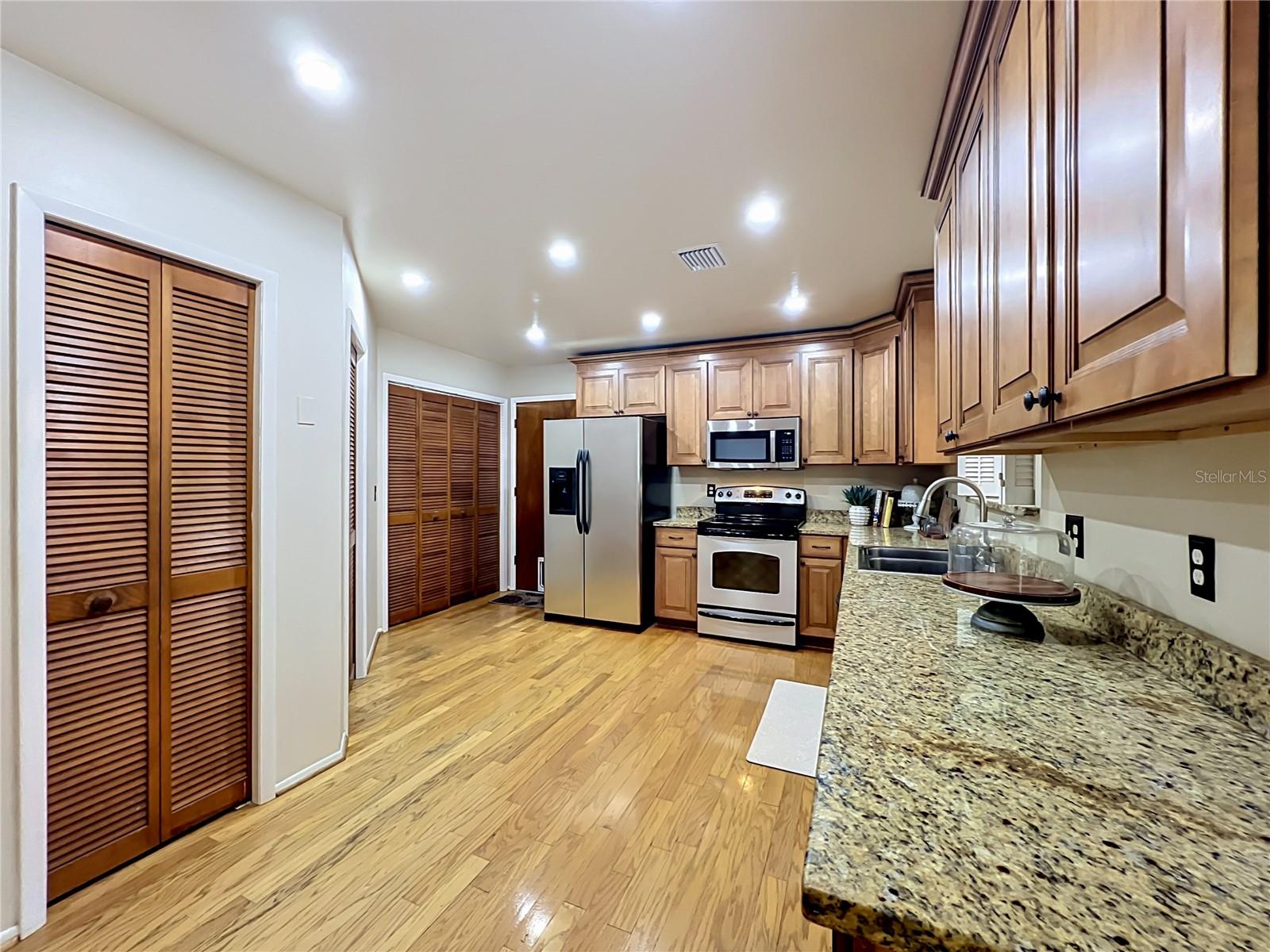 COUNTRY CREEK SOUTHRIDGE AT - Residential