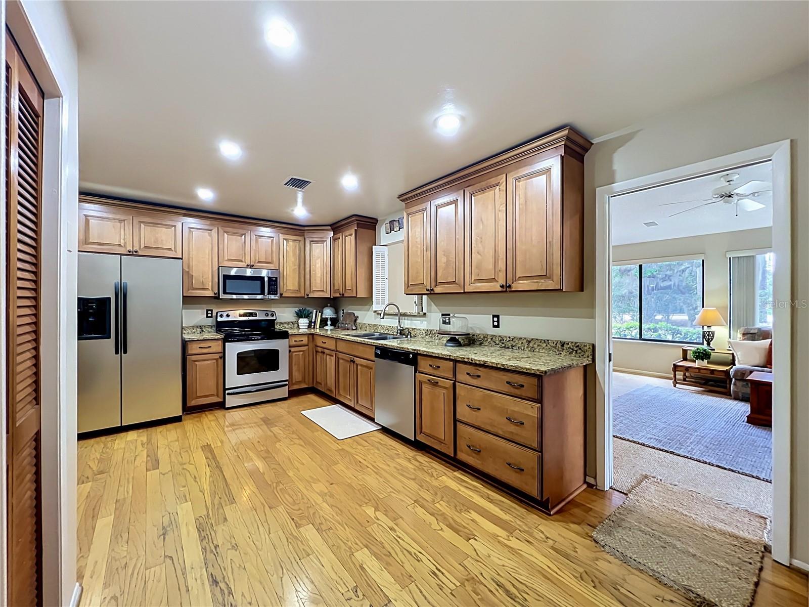 COUNTRY CREEK SOUTHRIDGE AT - Residential