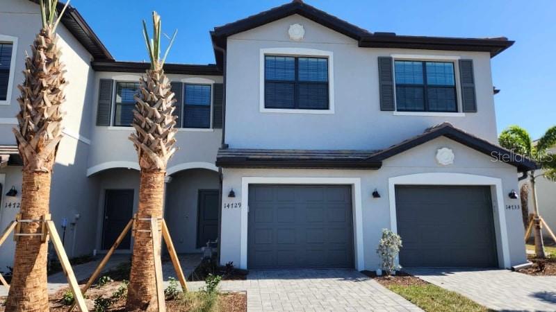 Available Now – Spacious 3 Bed, 2.5 Bath Home in Lorraine Lakes!
Move in today and enjoy resort-style living with full access to Lorraine Lakes’ incredible amenities, including a clubhouse, pool, fitness center, and more!