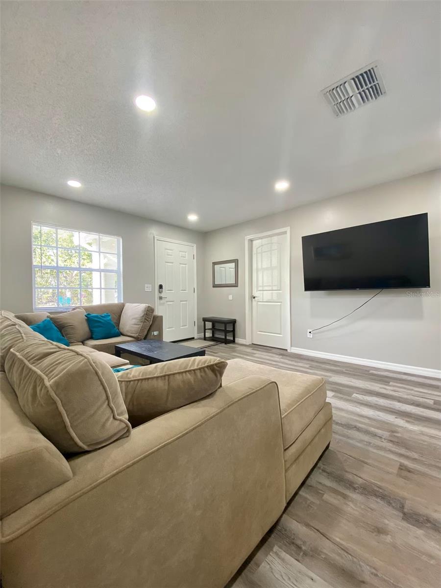 CUMBERLAND PARK 1ST ADD - Residential Lease