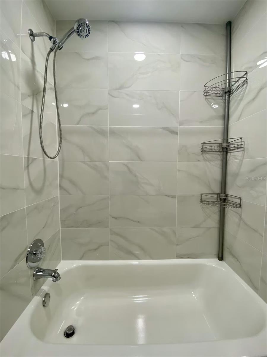 CUMBERLAND PARK 1ST ADD - Residential Lease