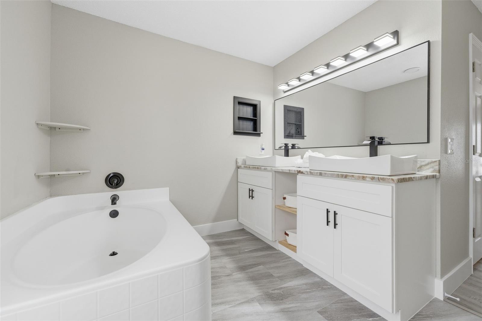 SPRING HILL - Residential