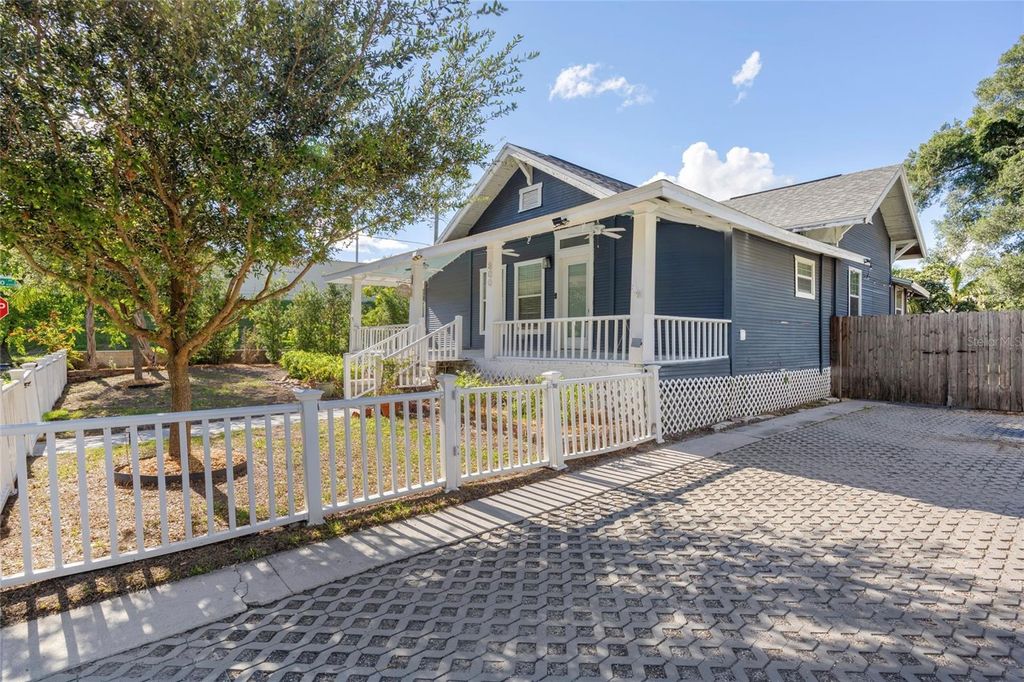Photo of 800 E Genesee Street, Tampa, FL 33603 (MLS # TB8415756)