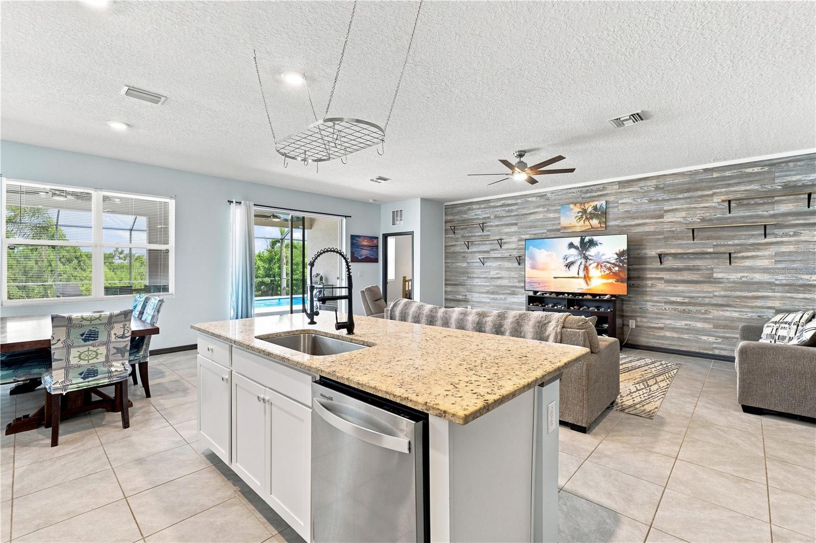 3916 MOSSY LIMB COURT