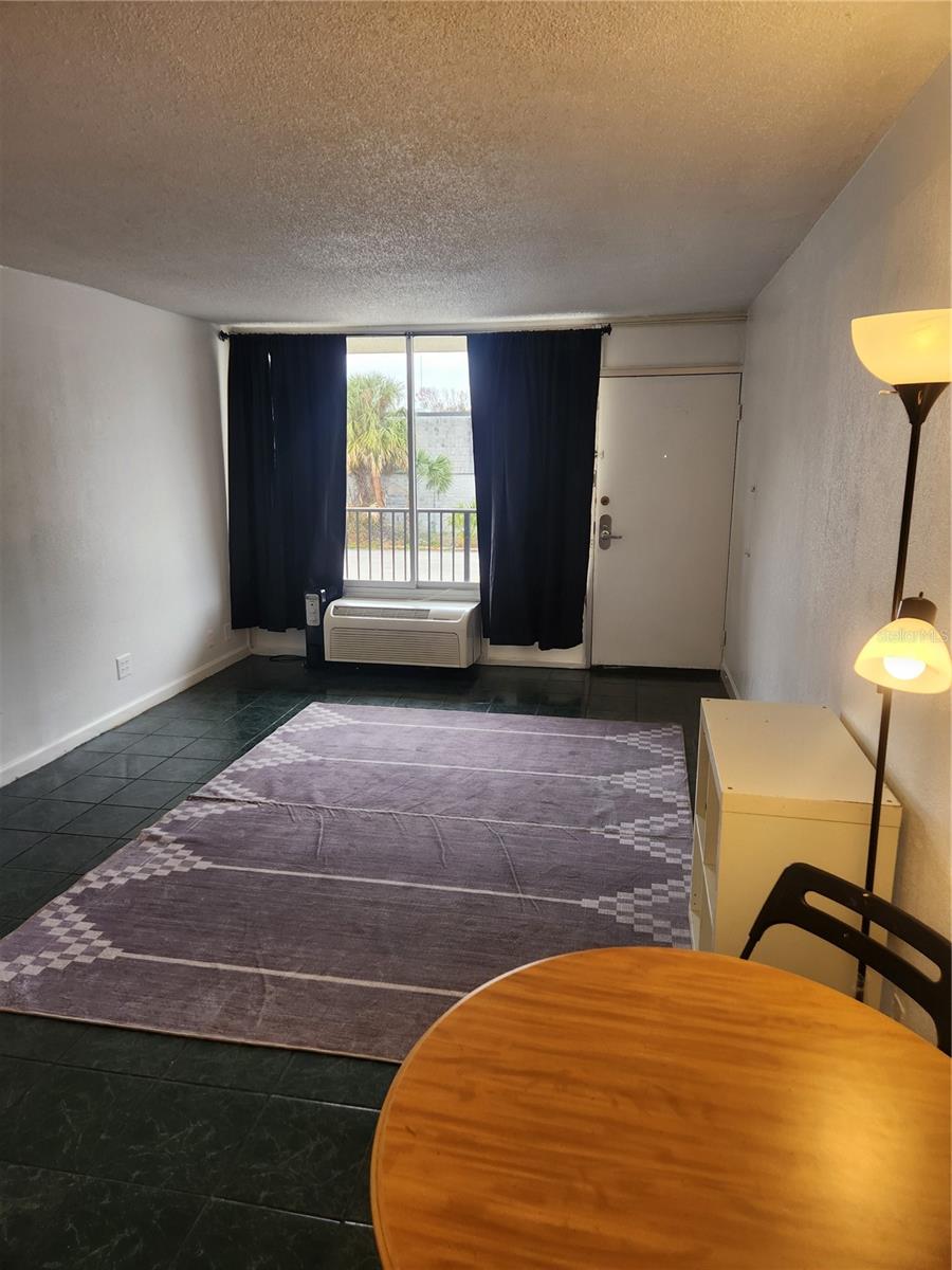 SANDLAKE COURTYARDS CONDO 5901/3515 - Residential