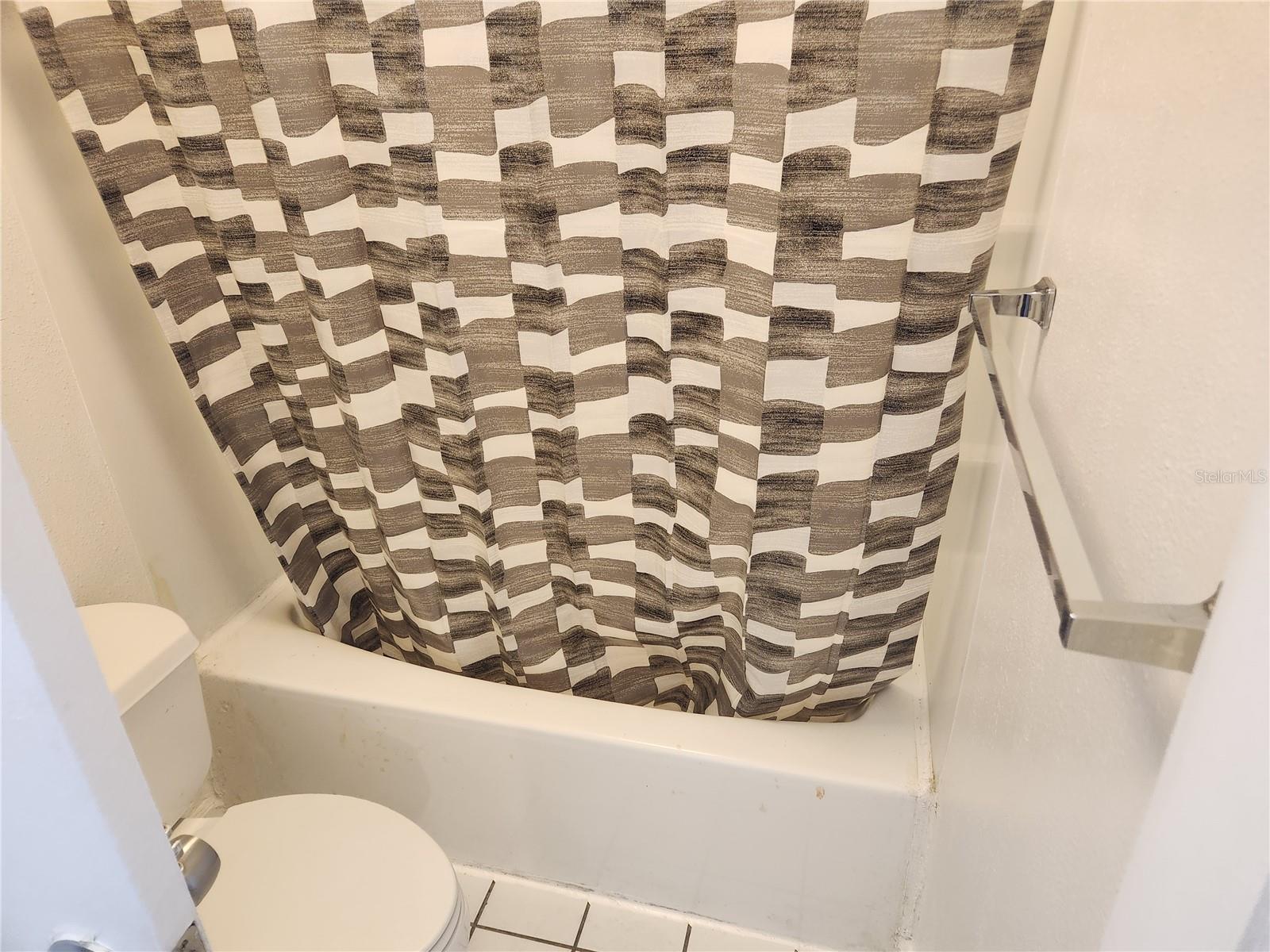 SANDLAKE COURTYARDS CONDO 5901/3515 - Residential