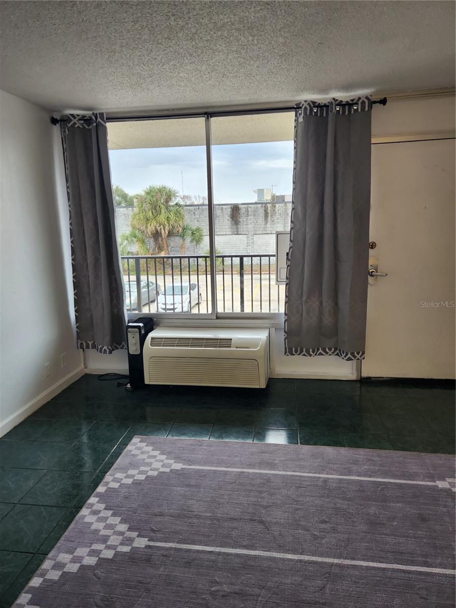 SANDLAKE COURTYARDS CONDO 5901/3515 - Residential