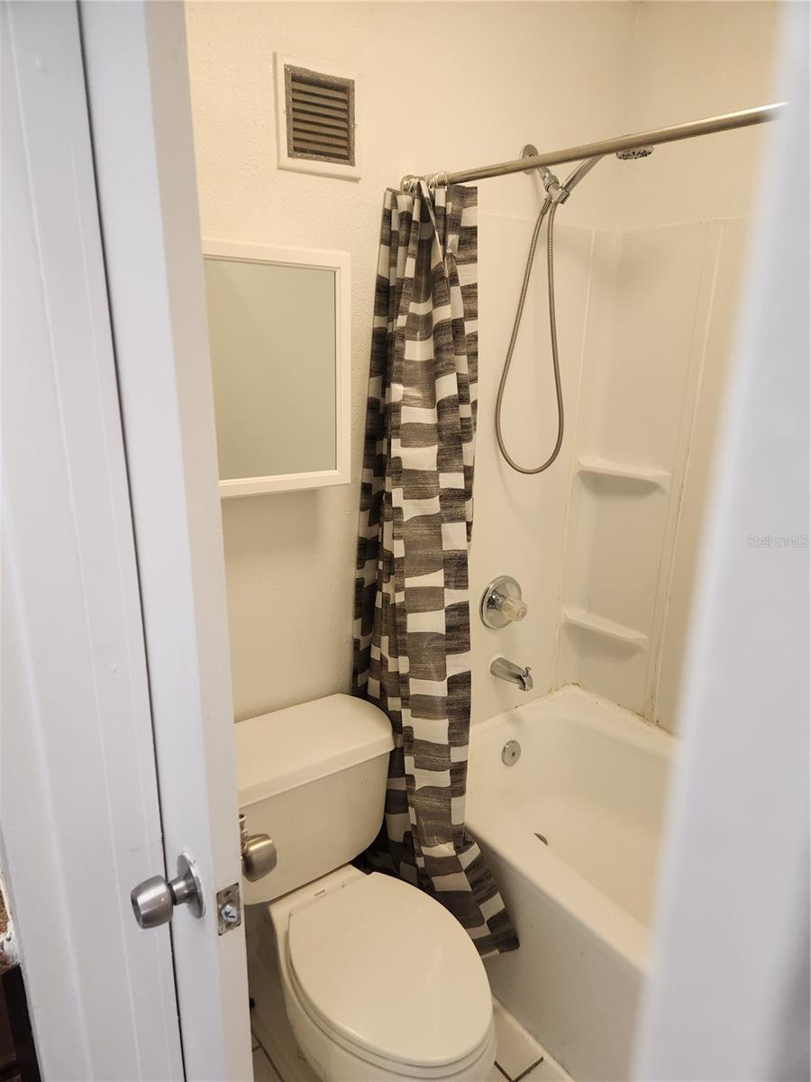 SANDLAKE COURTYARDS CONDO 5901/3515 - Residential