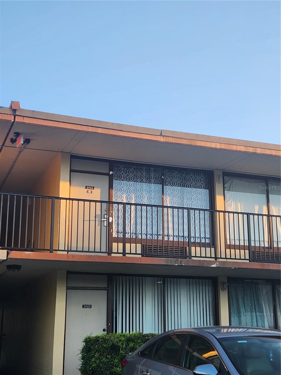 SANDLAKE COURTYARDS CONDO 5901/3515 - Residential