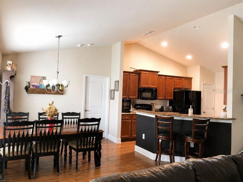 7110 REMINGTON OAKS LOOP