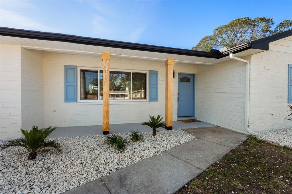 Photo of 105 12th Street SW, Ruskin, FL 33570 (MLS # O6397923)