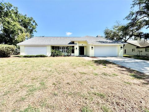 Photo of 2804 Wedgewood Drive, Plant City, FL 33566 (MLS # TB8504038)