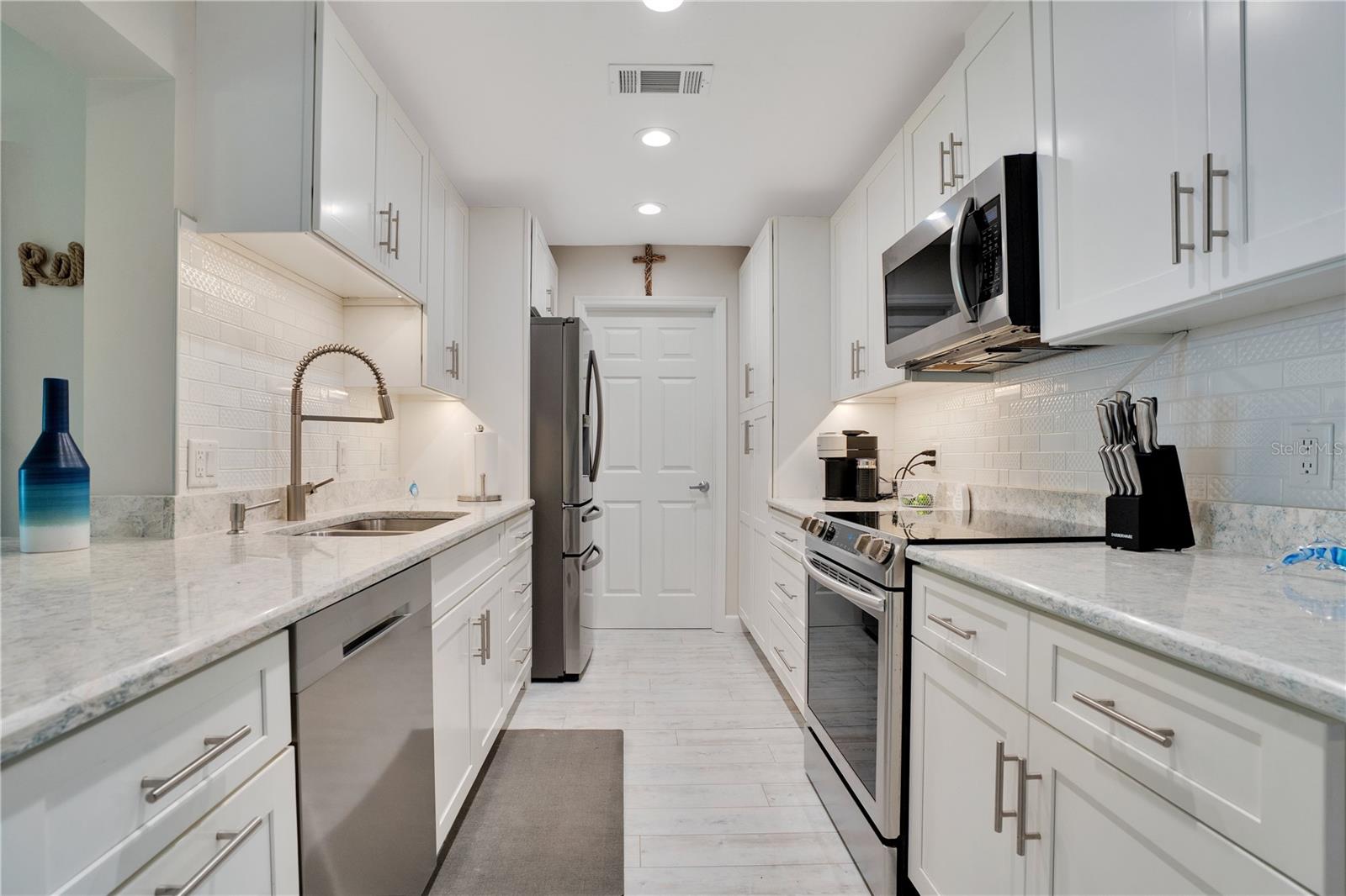 WATERFRONT ESTATES - Residential