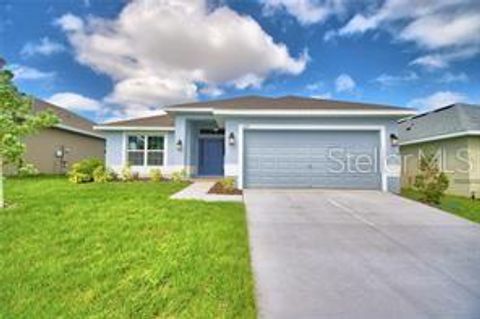 A home in WINTER HAVEN