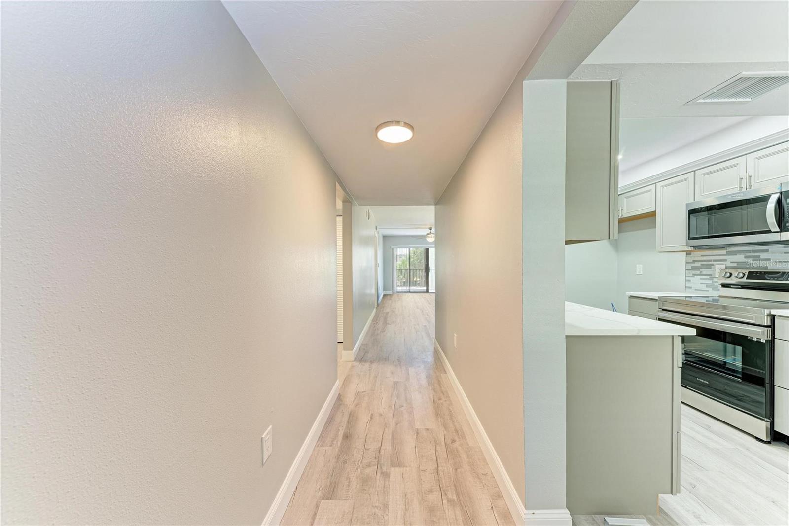 515 30TH AVENUE W H201