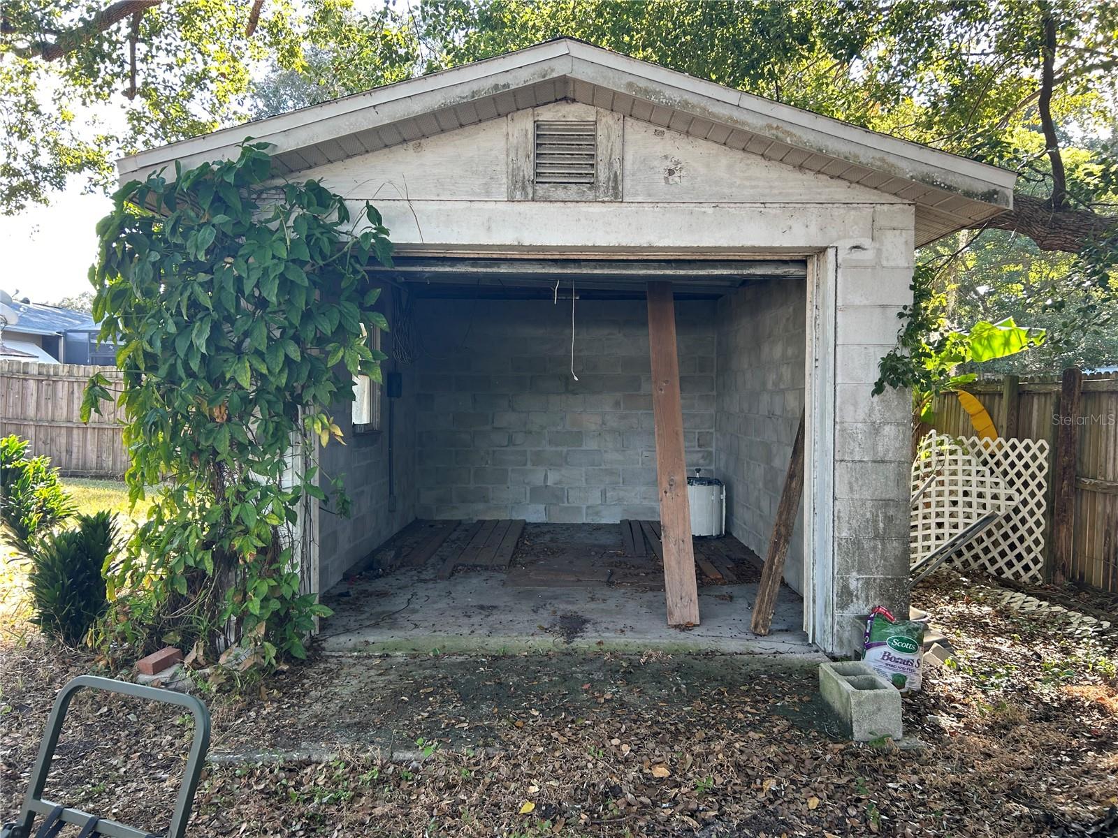 HIGHLAND GROVE - Residential