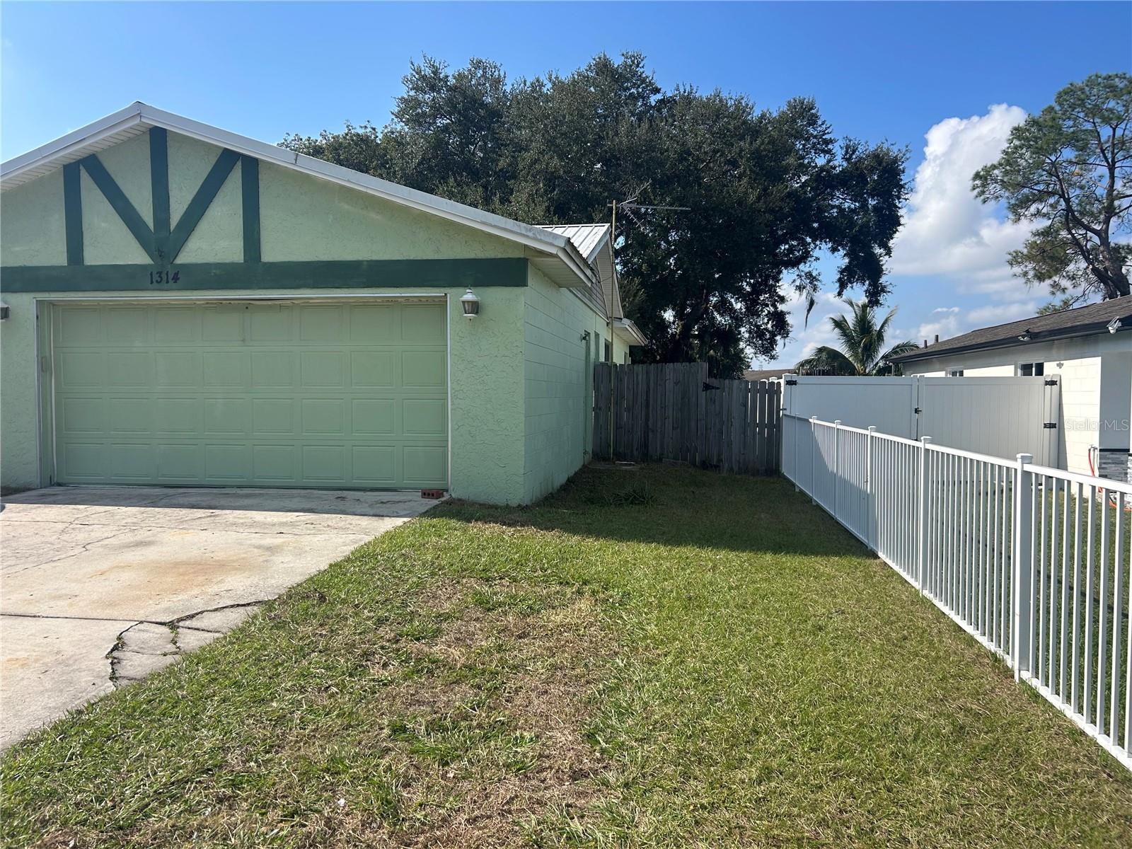 HIGHLAND GROVE - Residential