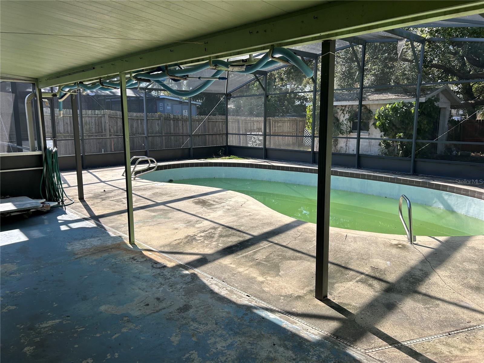 HIGHLAND GROVE - Residential