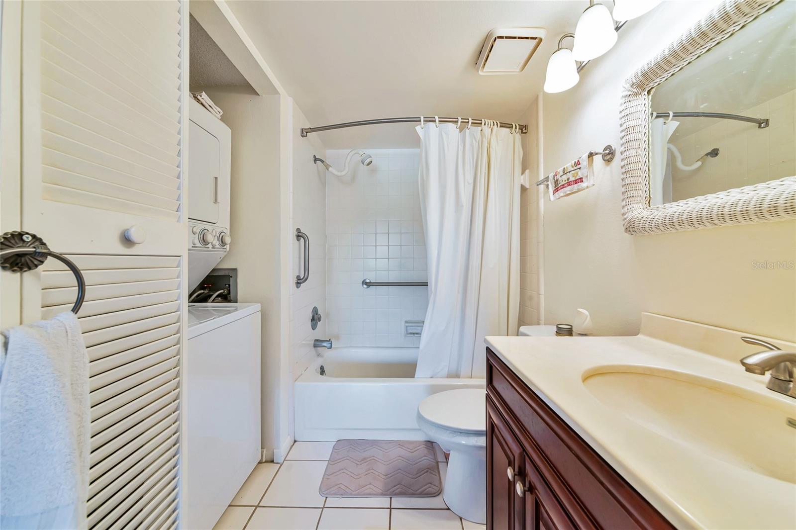 ASHTON LAKES 01 & 02 - Residential