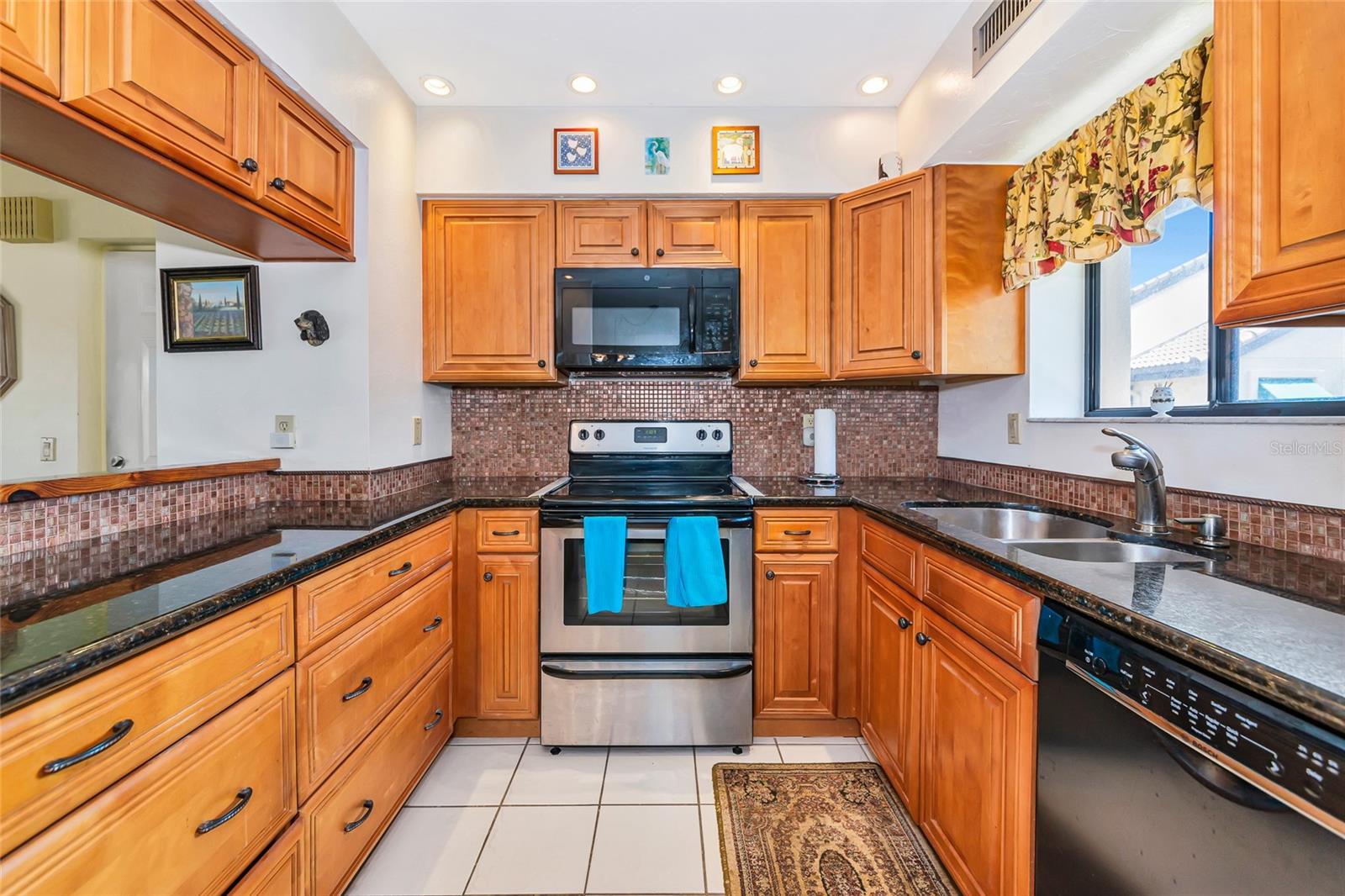 ASHTON LAKES 01 & 02 - Residential