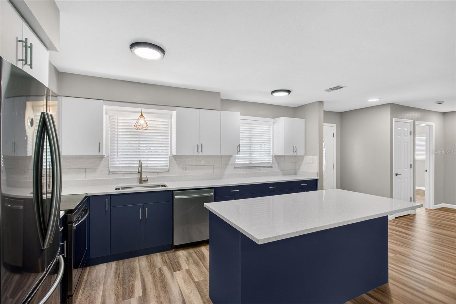 TROPIC HILLS - Residential