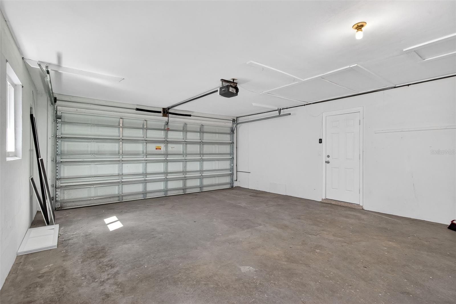 TROPIC HILLS - Residential