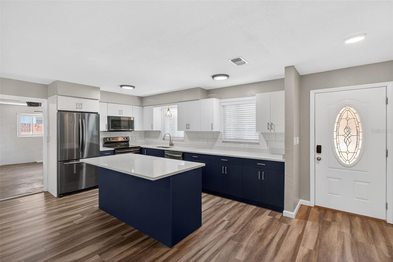 TROPIC HILLS - Residential