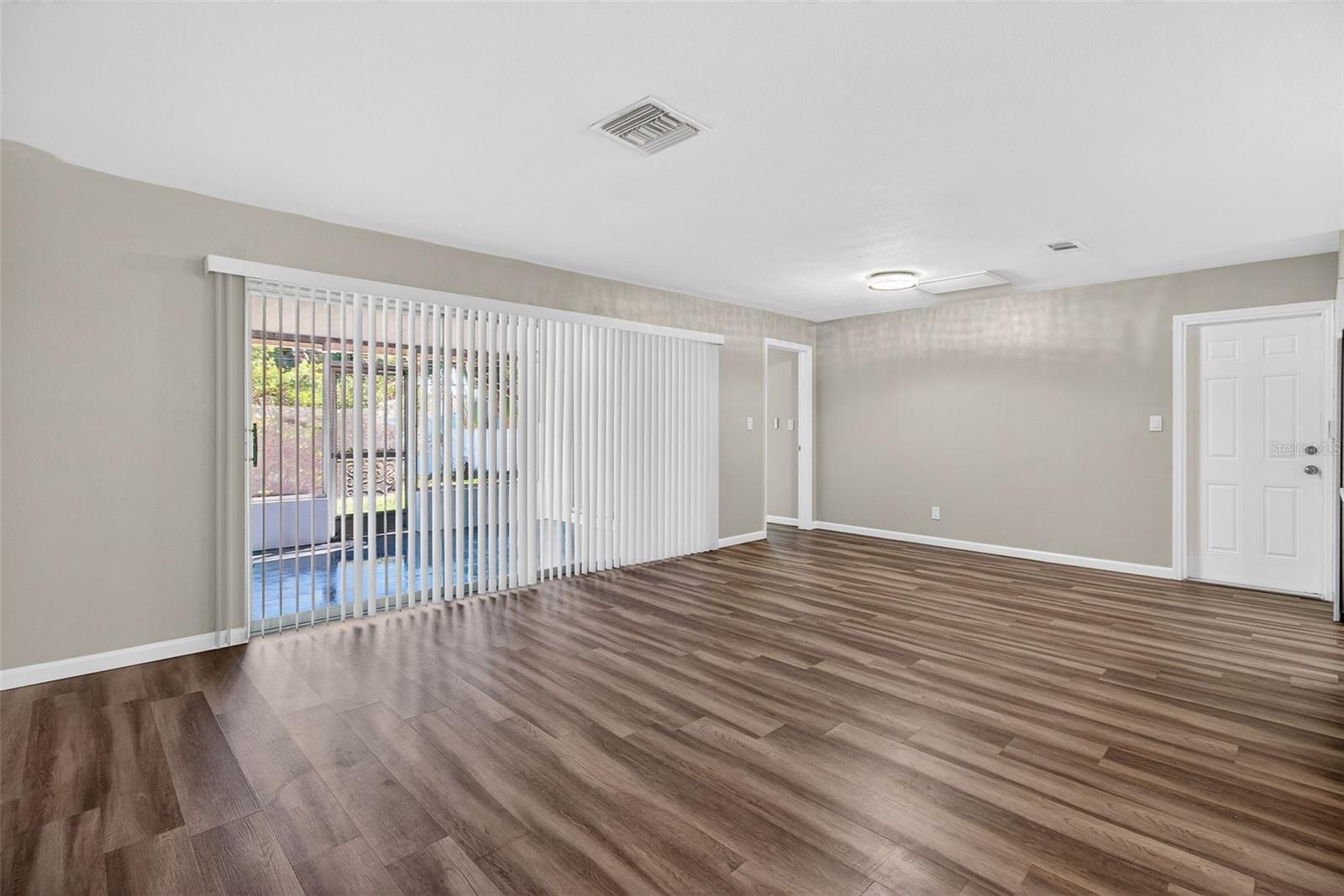 TROPIC HILLS - Residential