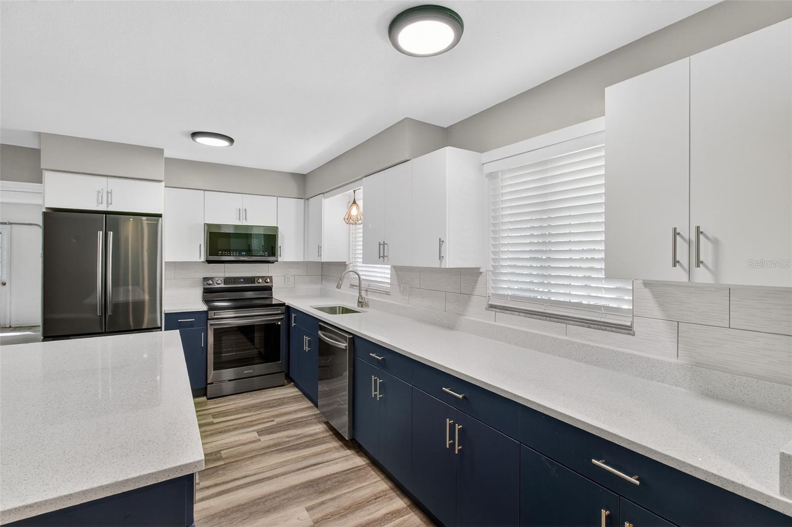 TROPIC HILLS - Residential