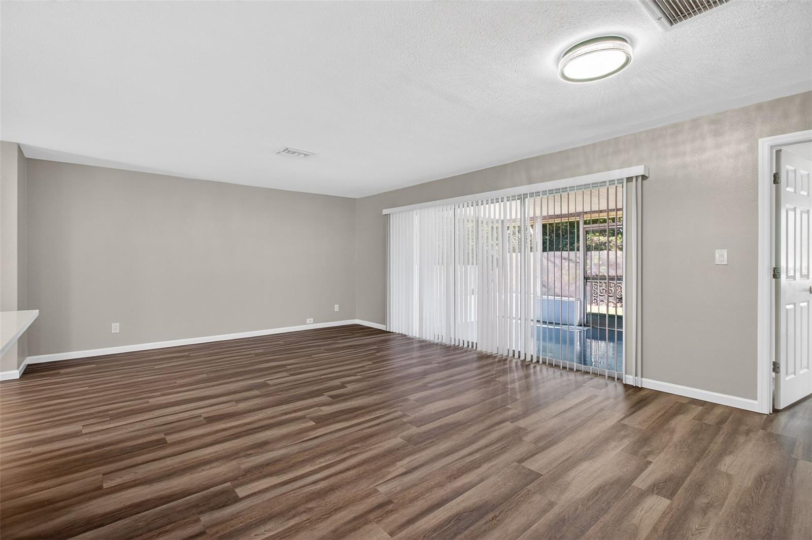 TROPIC HILLS - Residential