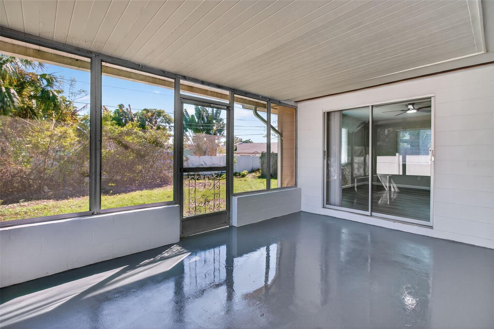 TROPIC HILLS - Residential