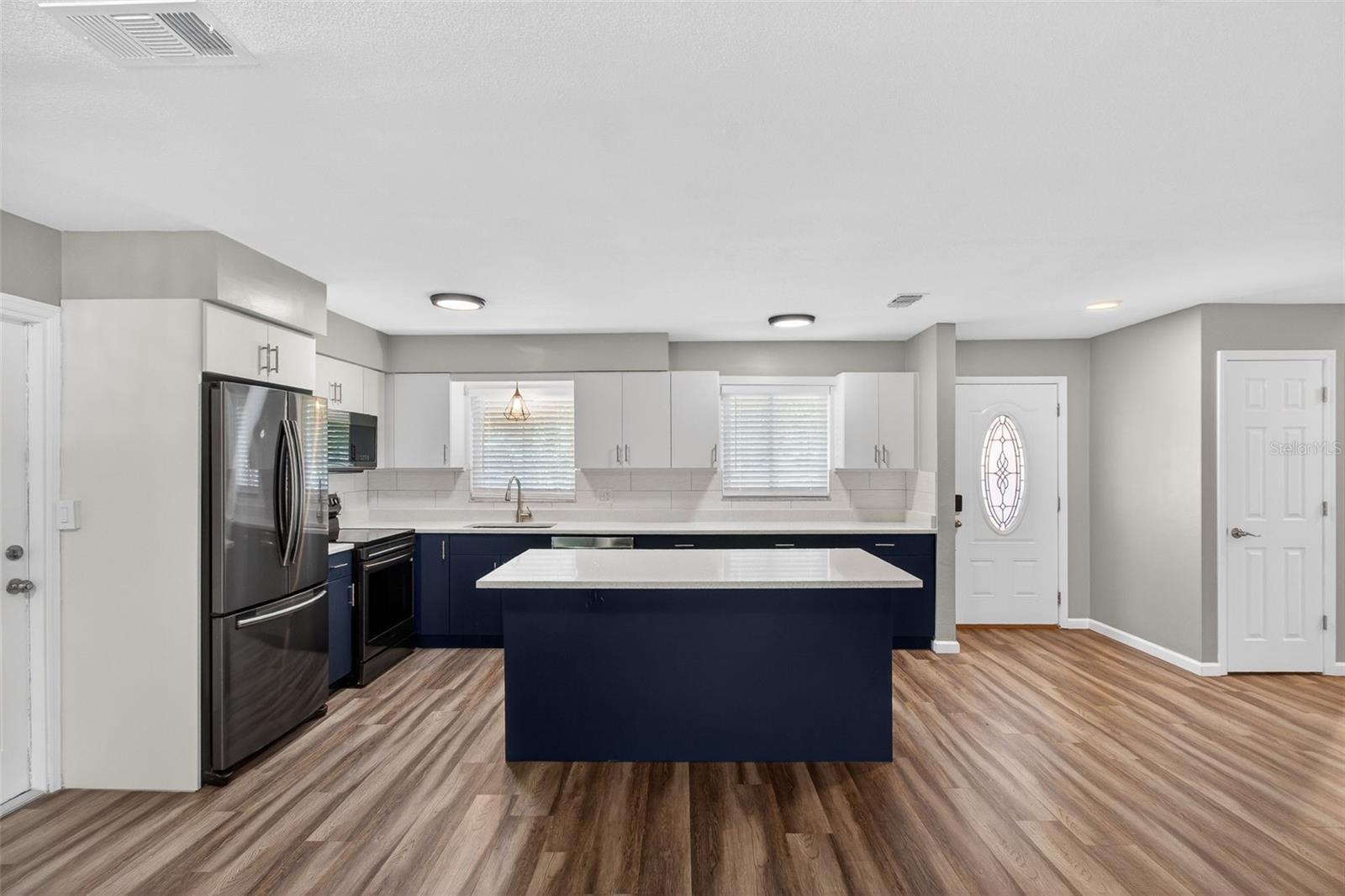 TROPIC HILLS - Residential