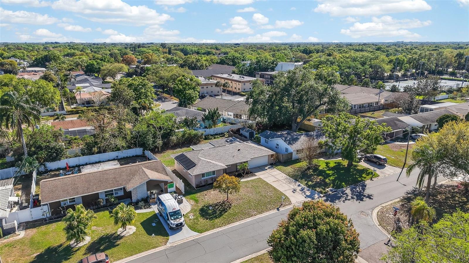 TROPIC HILLS - Residential