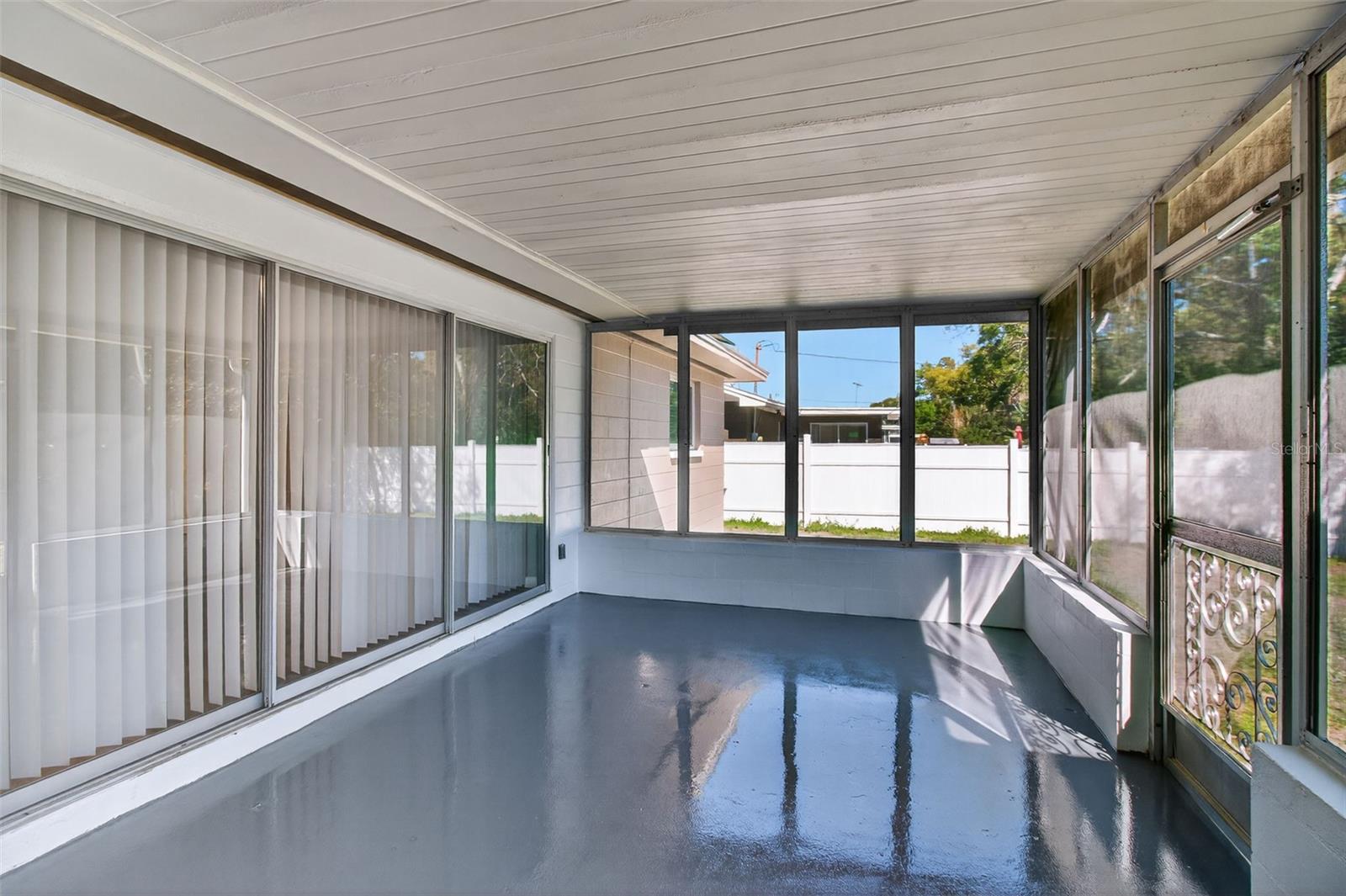 TROPIC HILLS - Residential