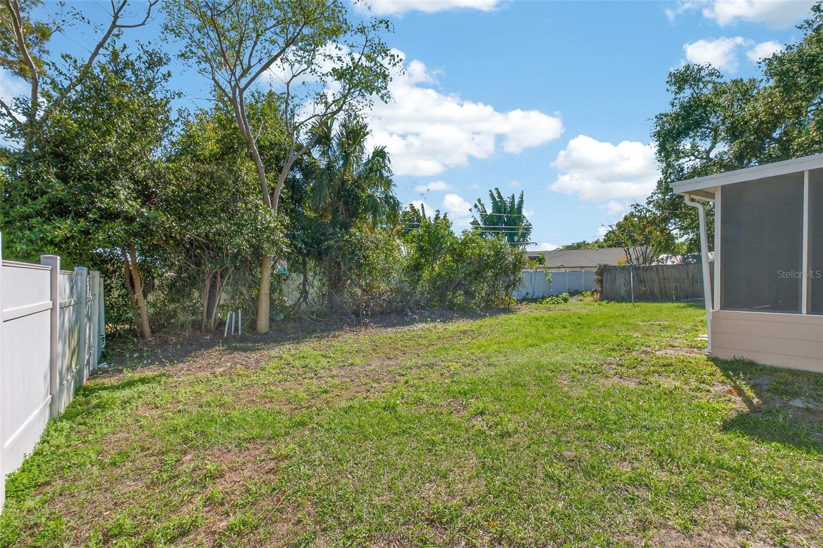 TROPIC HILLS - Residential