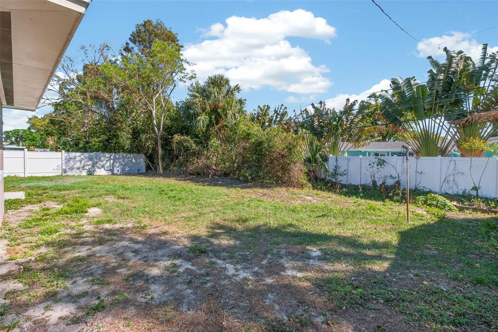 TROPIC HILLS - Residential