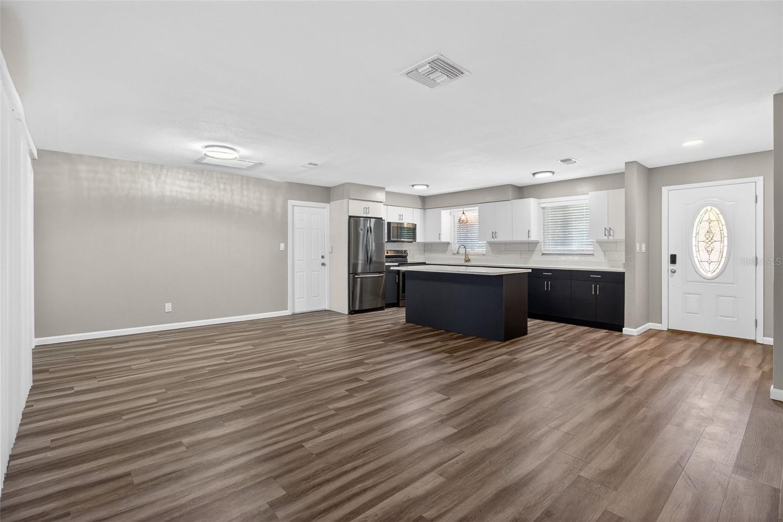 TROPIC HILLS - Residential